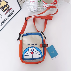 卡通可愛撞色叮噹斜背包旅行證件護照手機包輕便多隔層